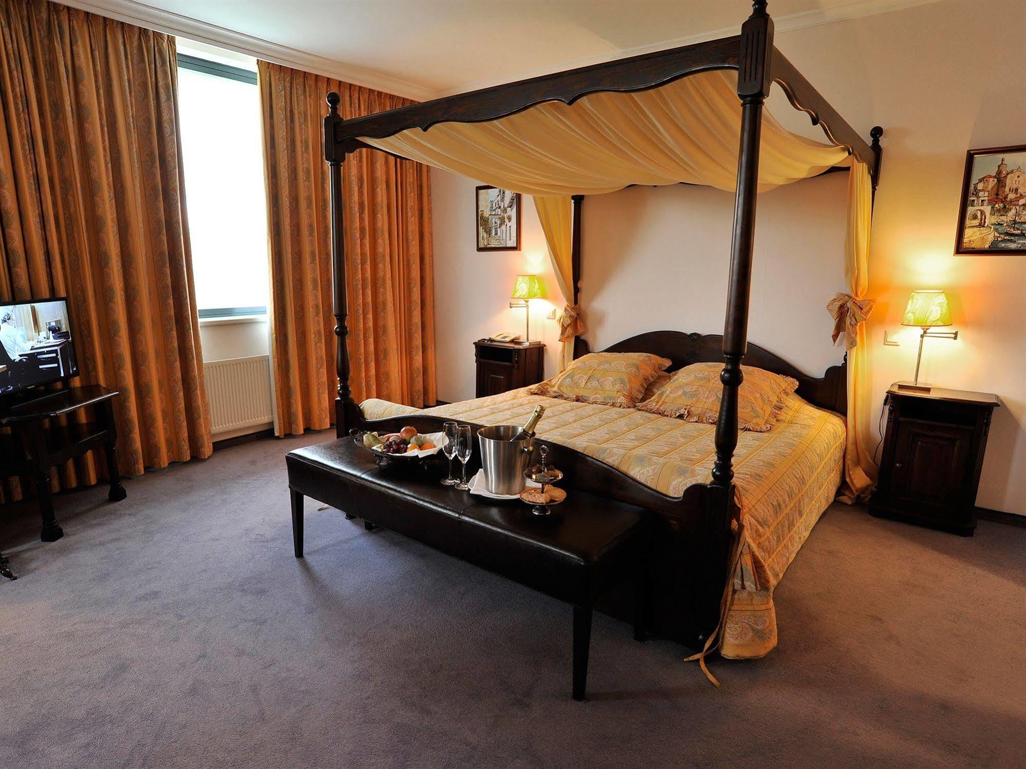 Hotel Golden Tulip